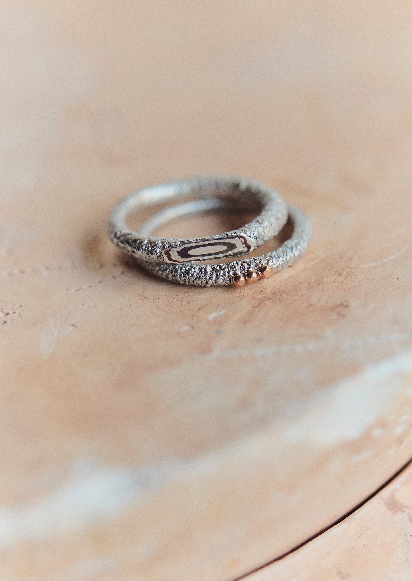Anello Lindey Tydeman Hewn | Argento/Rame
