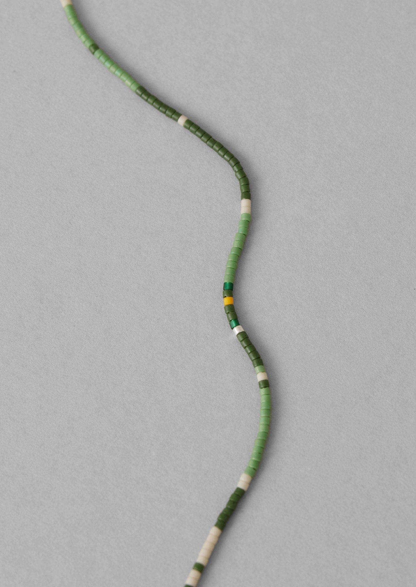 Collana con perline miste Miyuki di Helena Rohner | Verde felce multicolore