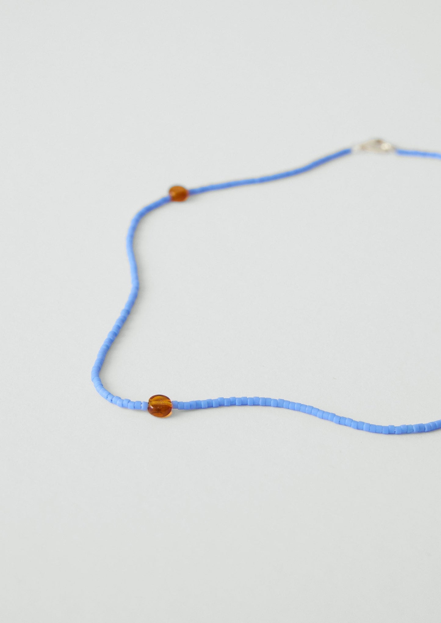 Collana con perline di vetro Helena Rohner | Blu fiordaliso