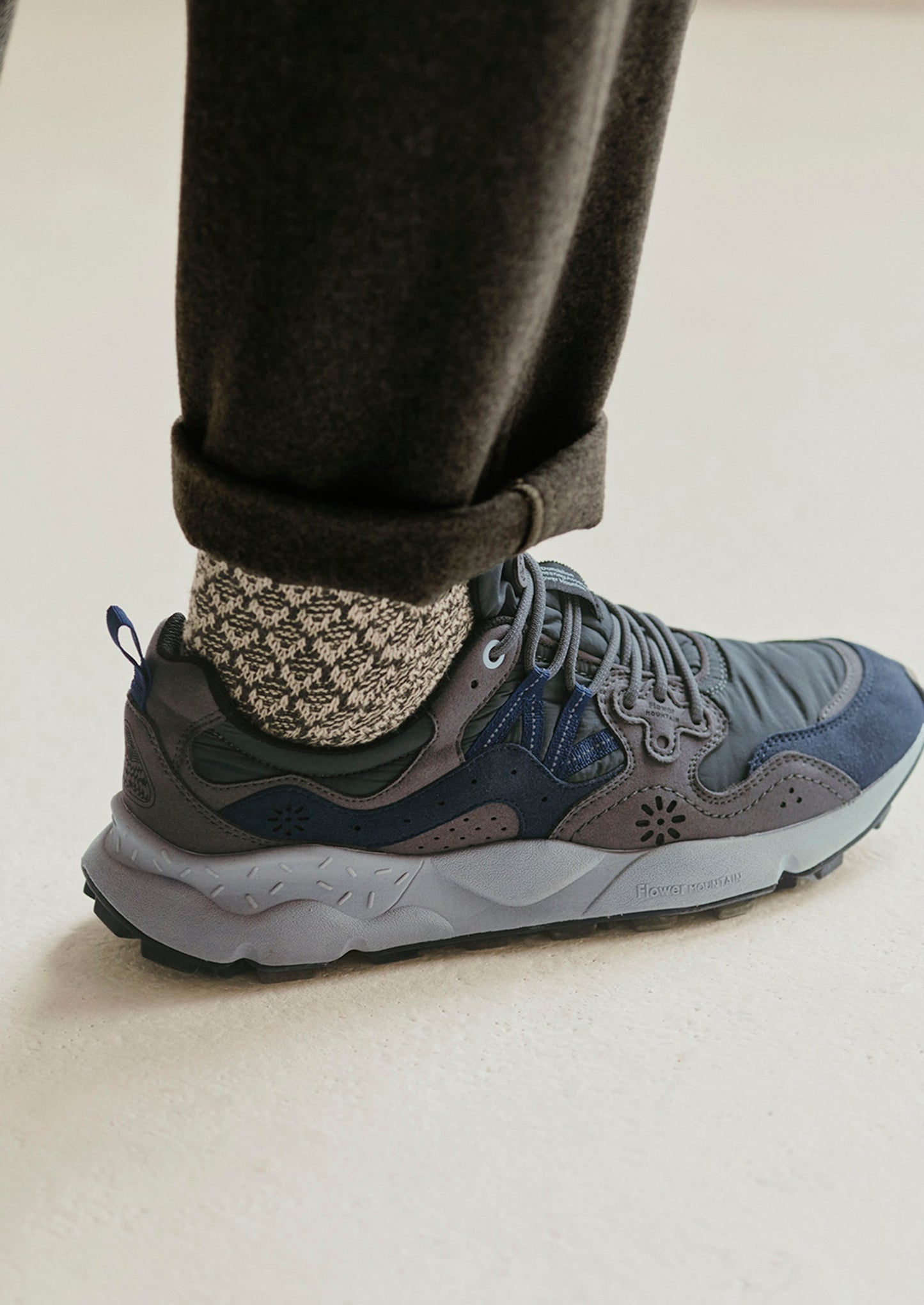 Sneakers Flower Mountain Yamano Kaiso con pannelli | Carbone