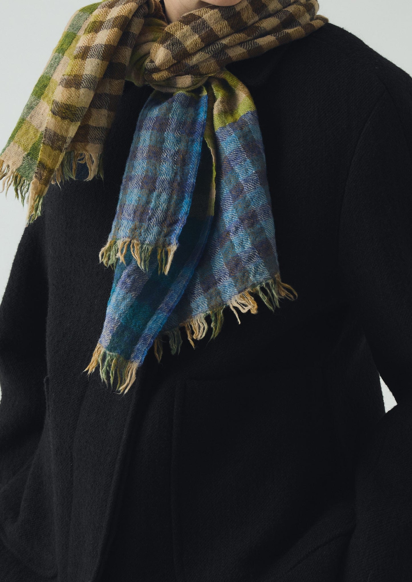 Sciarpa tessuta a mano con motivo a quadretti Dyad Knot | Croft Green