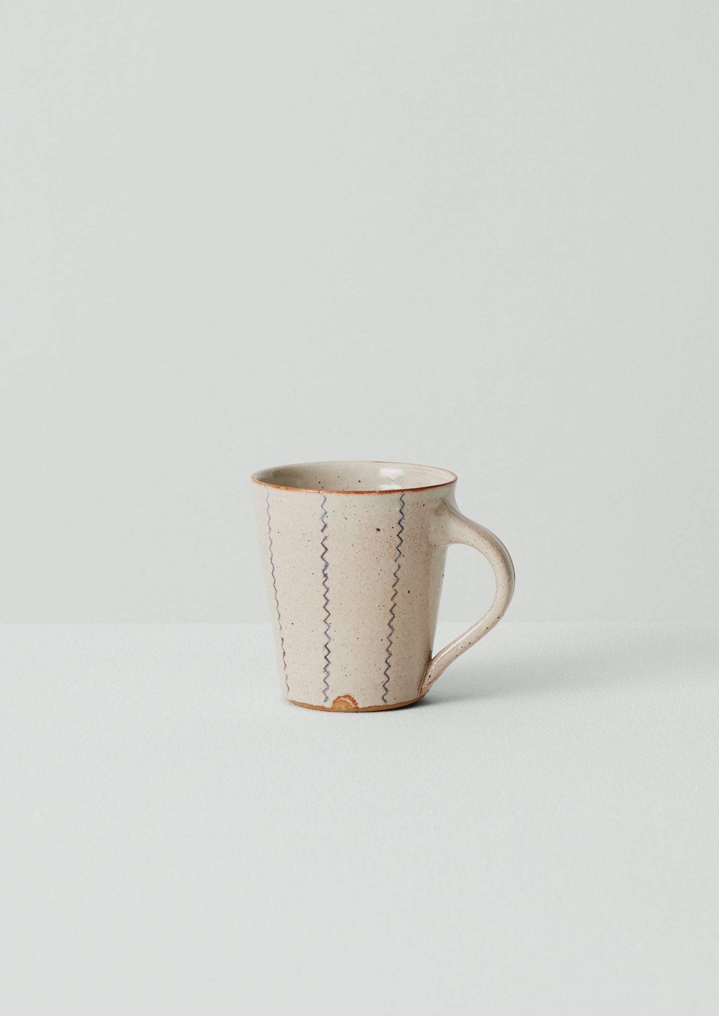 Tazza a zig zag Gilliflower Pottery | Crema