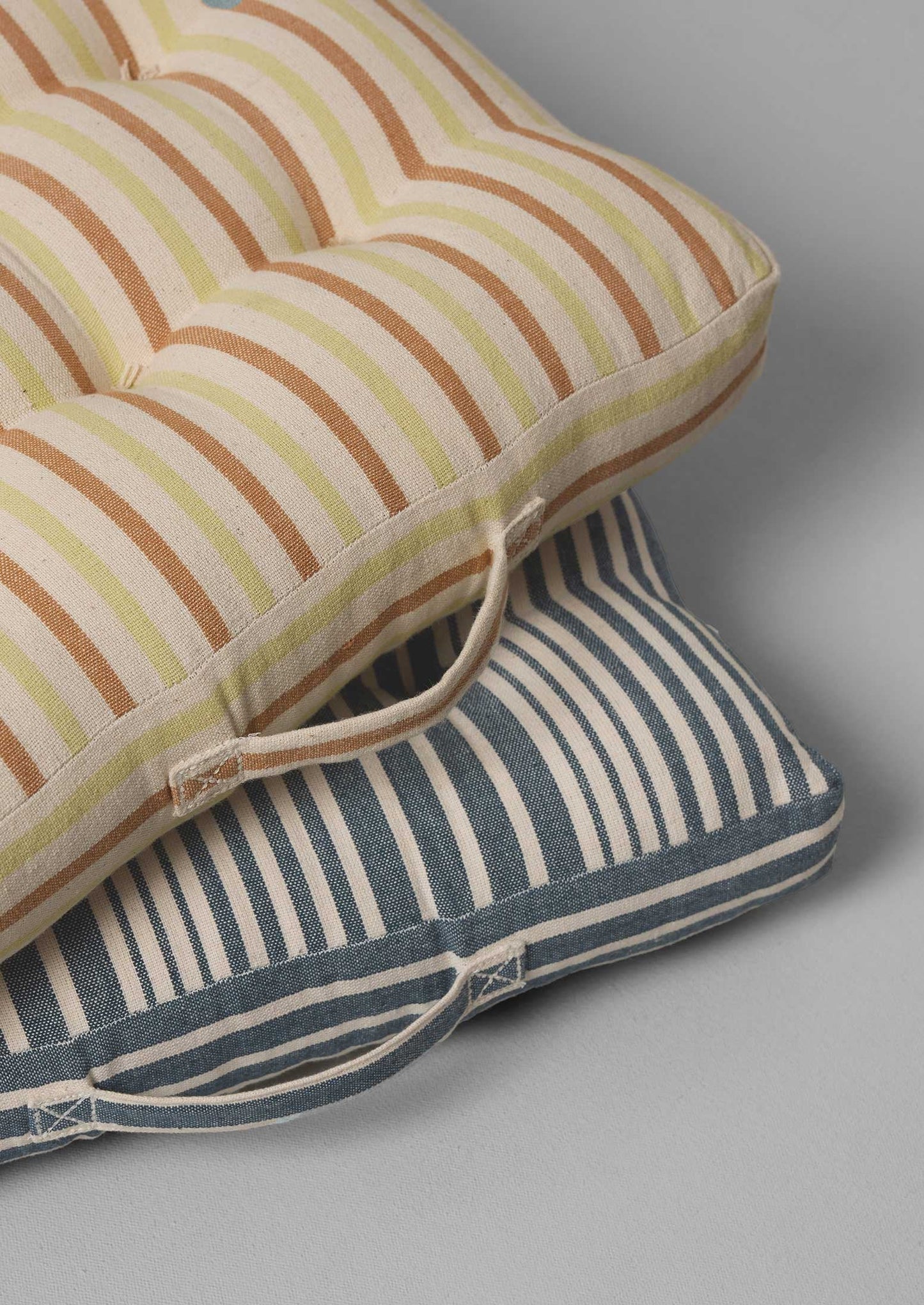 Cuscino per seduta a righe intrecciate a mano | Ecru/Lime lavato