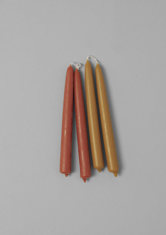 Wax Atelier Set di quattro candele da cena | Caramello/Corniola
