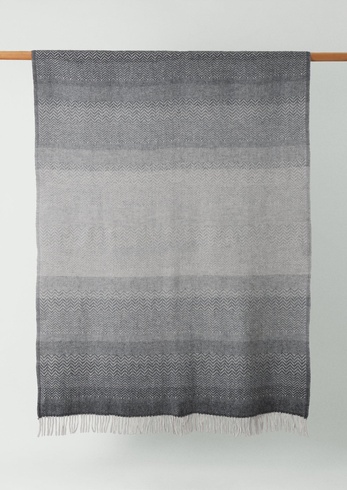 Coperta di lana sfumata | Carbone/Nebbia
