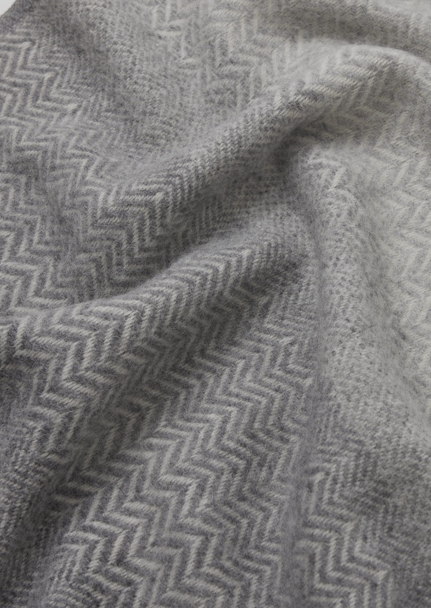 Coperta di lana sfumata | Carbone/Nebbia