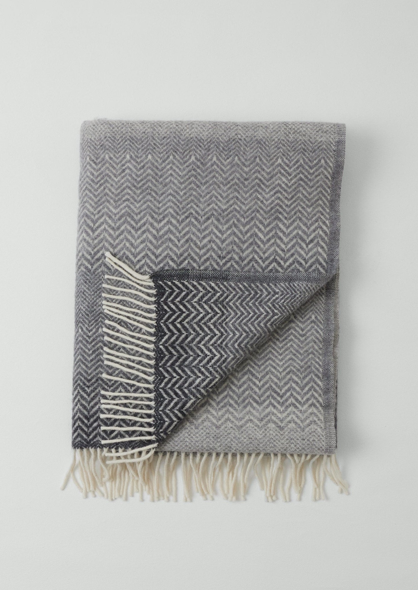 Coperta di lana sfumata | Carbone/Nebbia