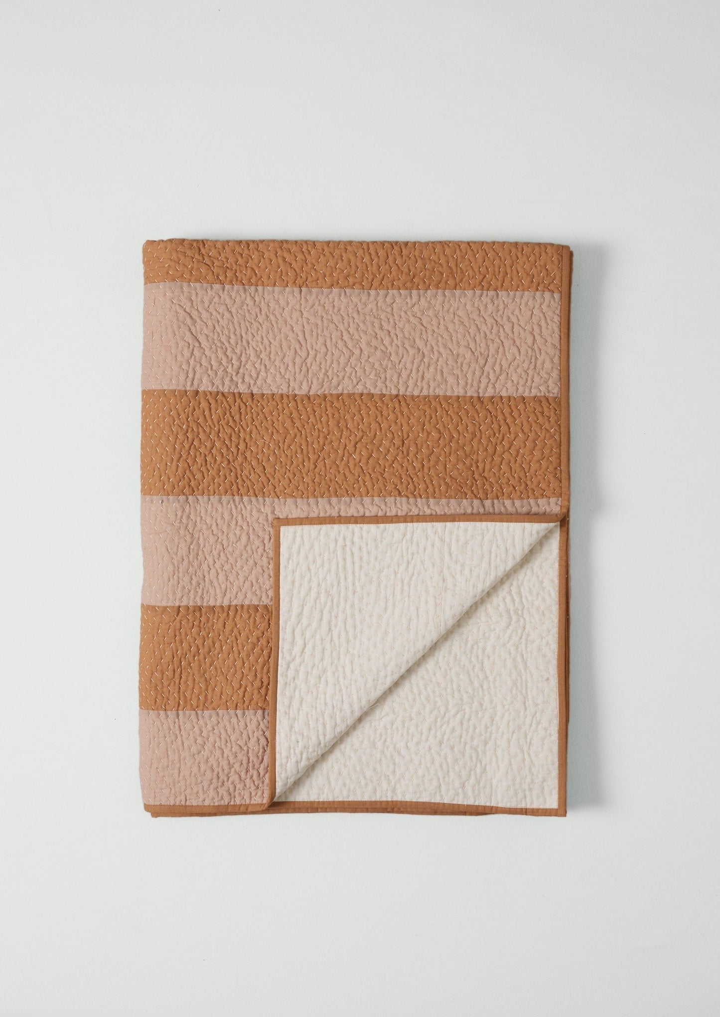 Trapunta a righe con patchwork | Lilla chiaro/Terra d'ombra