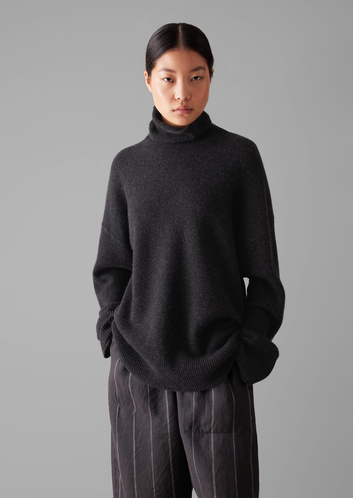 Maglione a collo alto in lana e cashmere | Antracite