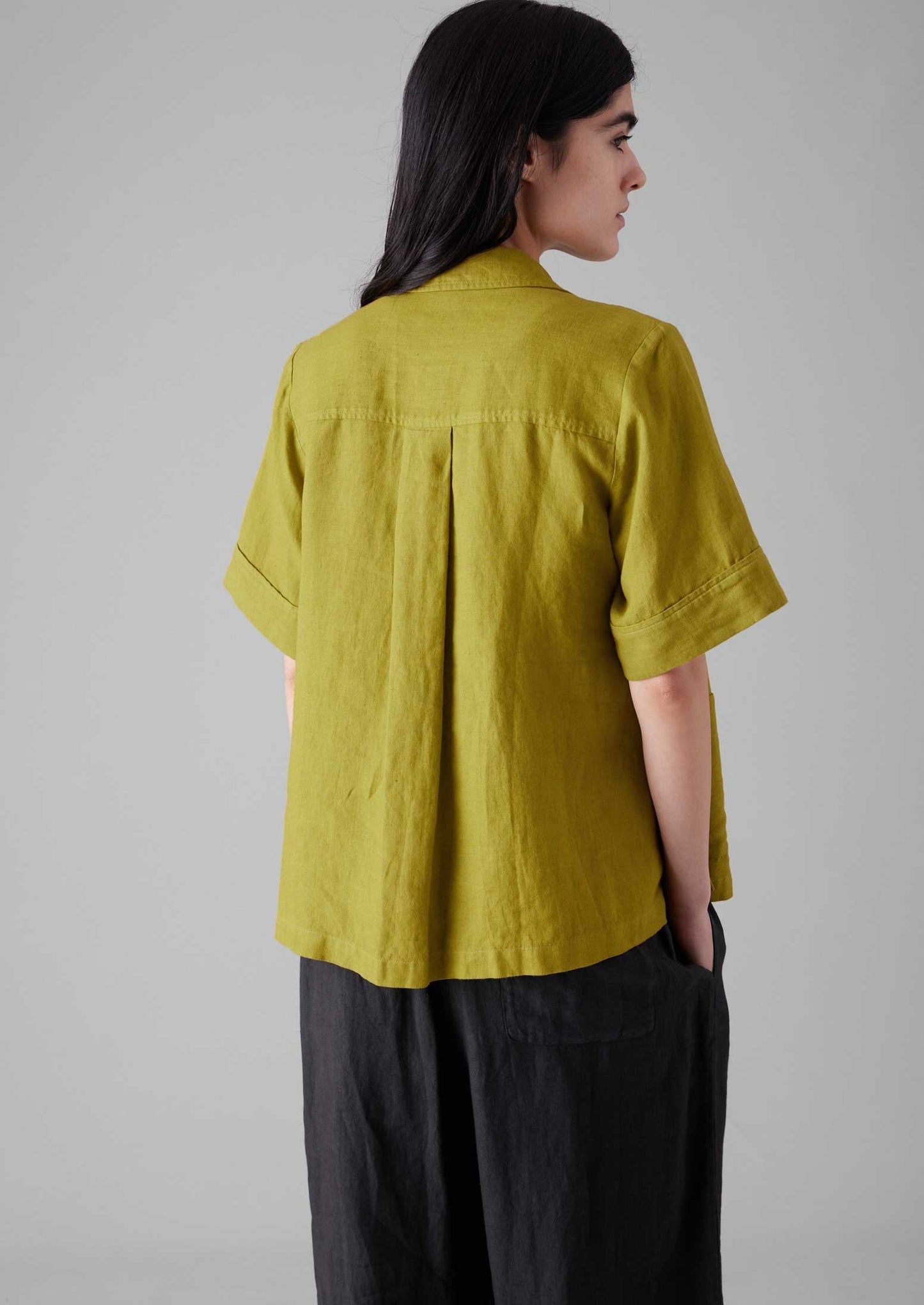 Camicia squadrata in lino tinto in capo | Olivine
