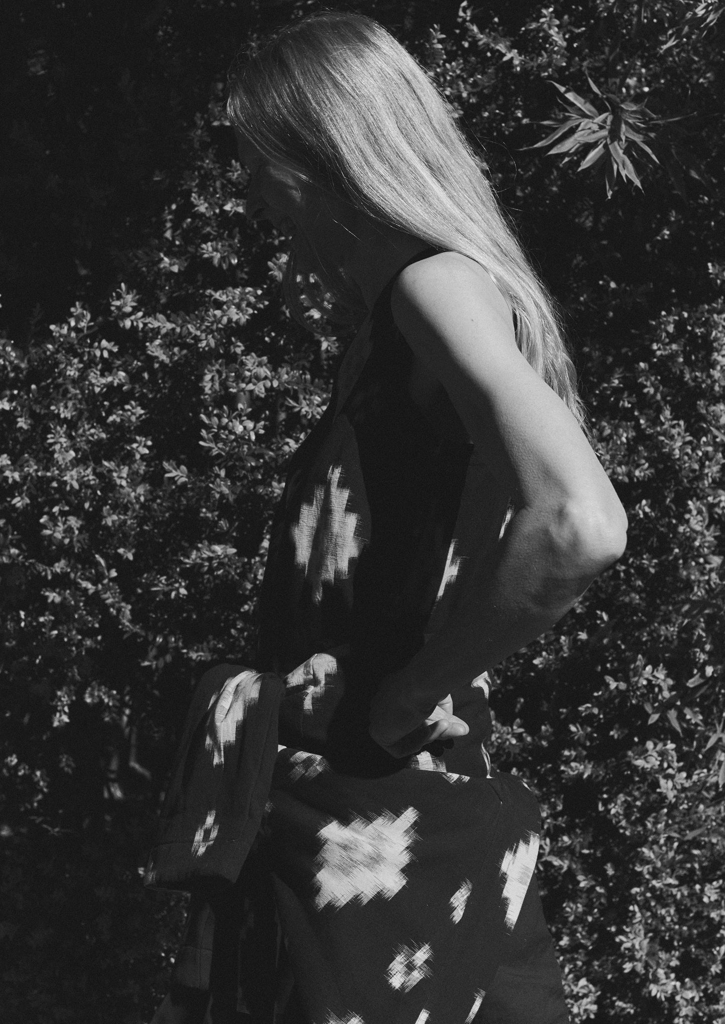 Canotta Fugue Ikat con scollo a V | Mezzanotte/Sabbia