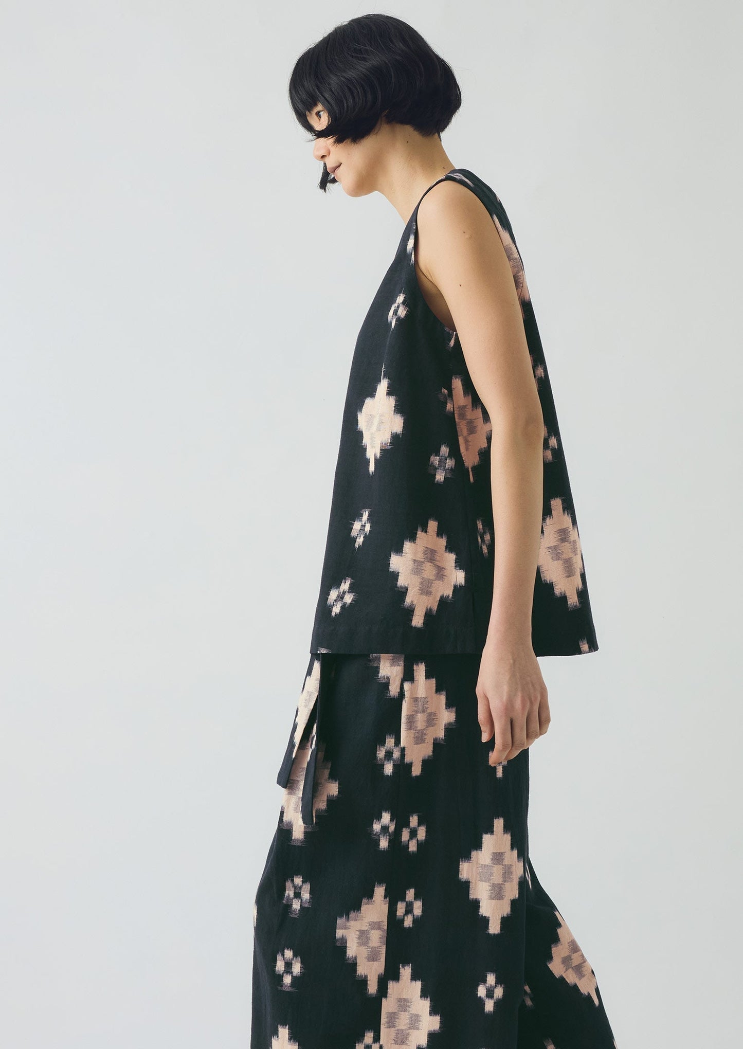 Canotta Fugue Ikat con scollo a V | Mezzanotte/Sabbia