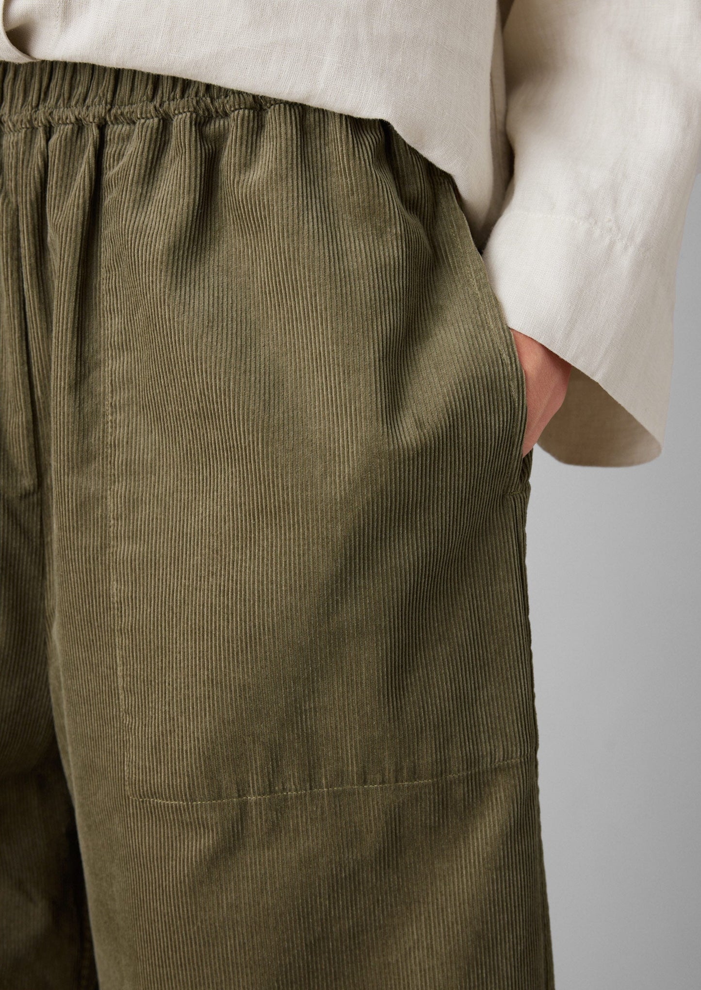 Pantaloni a gamba cilindrica in velluto a coste biologico | Pera