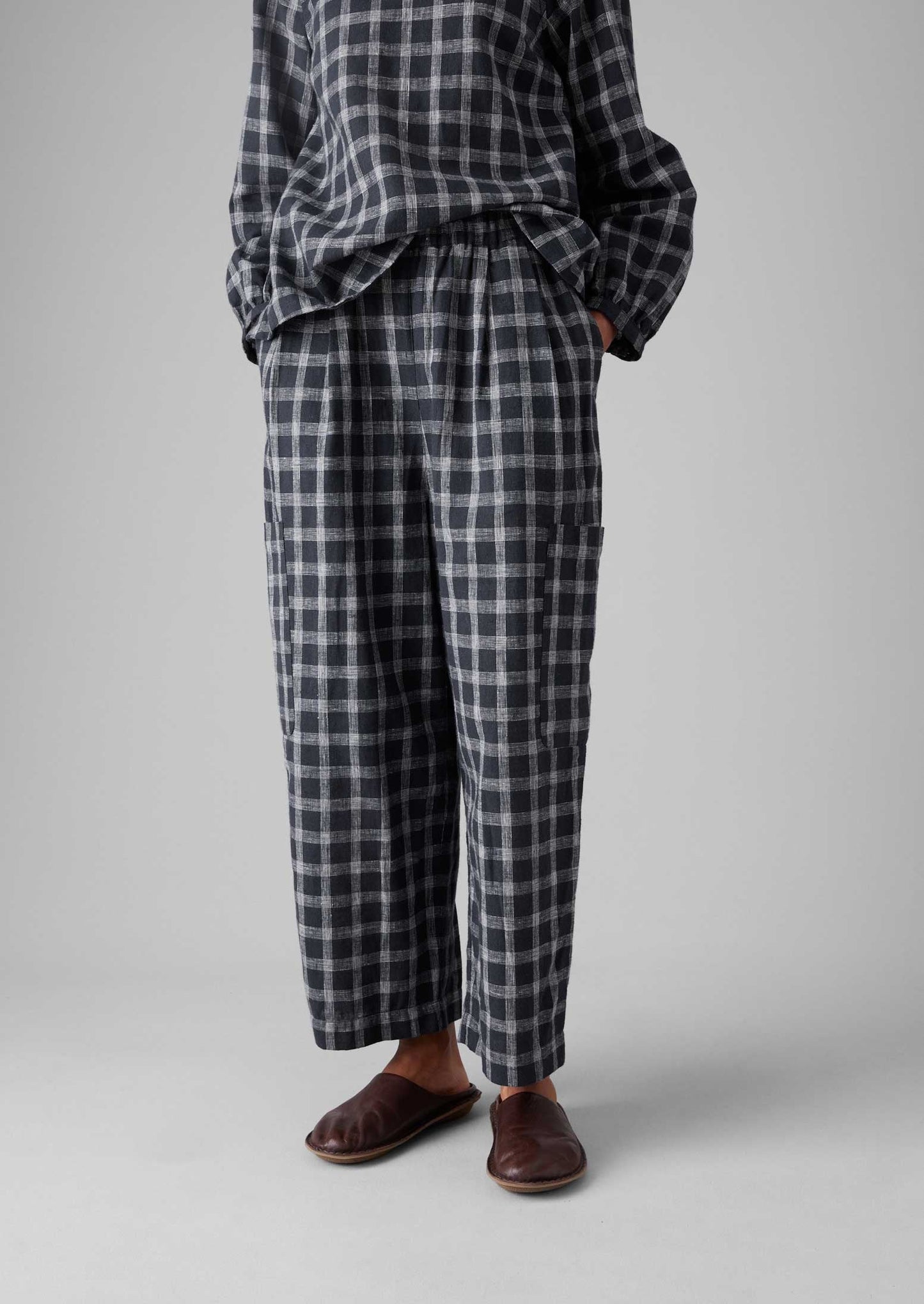 Pantaloni a quadri in cotone e lino con tasche applicate | Ardesia