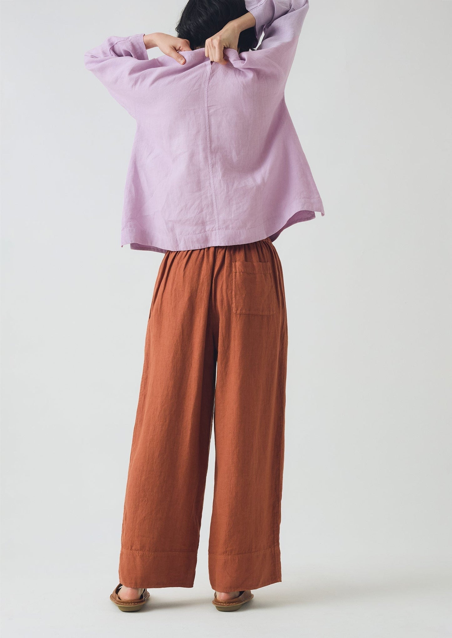 Pantaloni larghi in lino tinto in capo | Terra di Siena bruciata