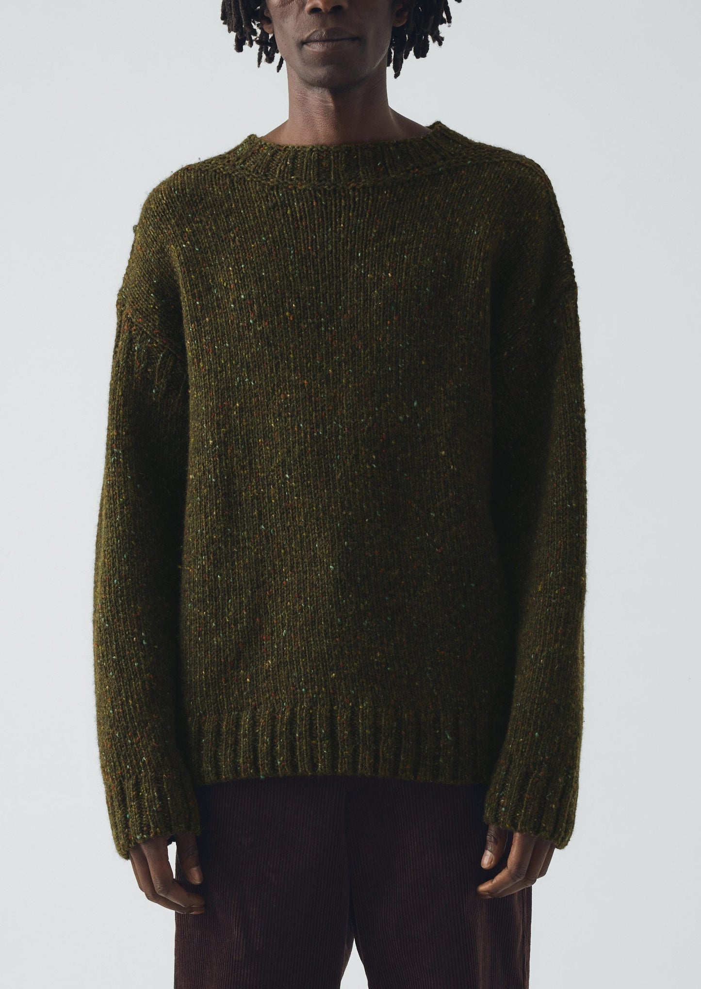 Maglione in lana Donegal di Finn | Cachi