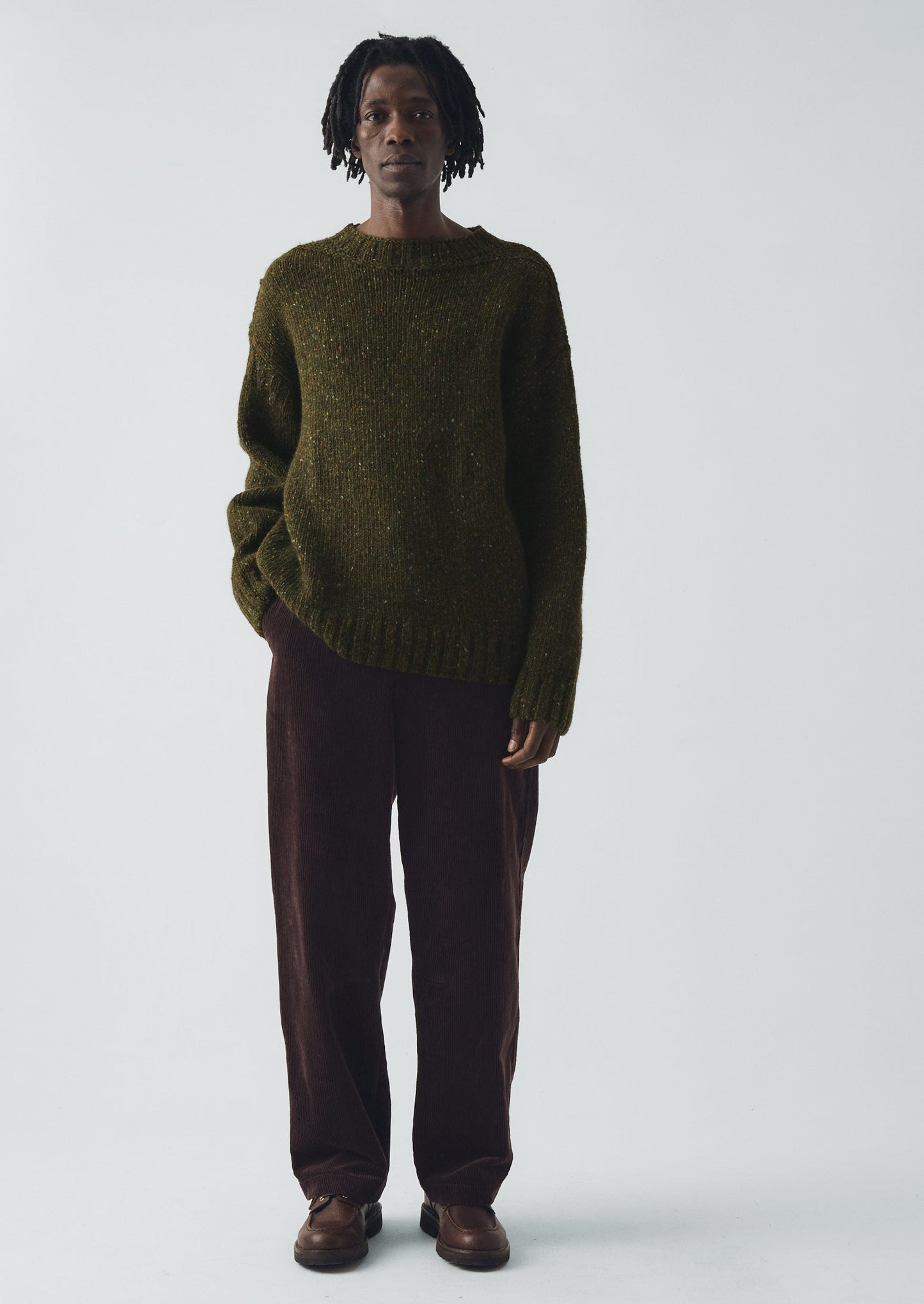 Maglione in lana Donegal di Finn | Cachi