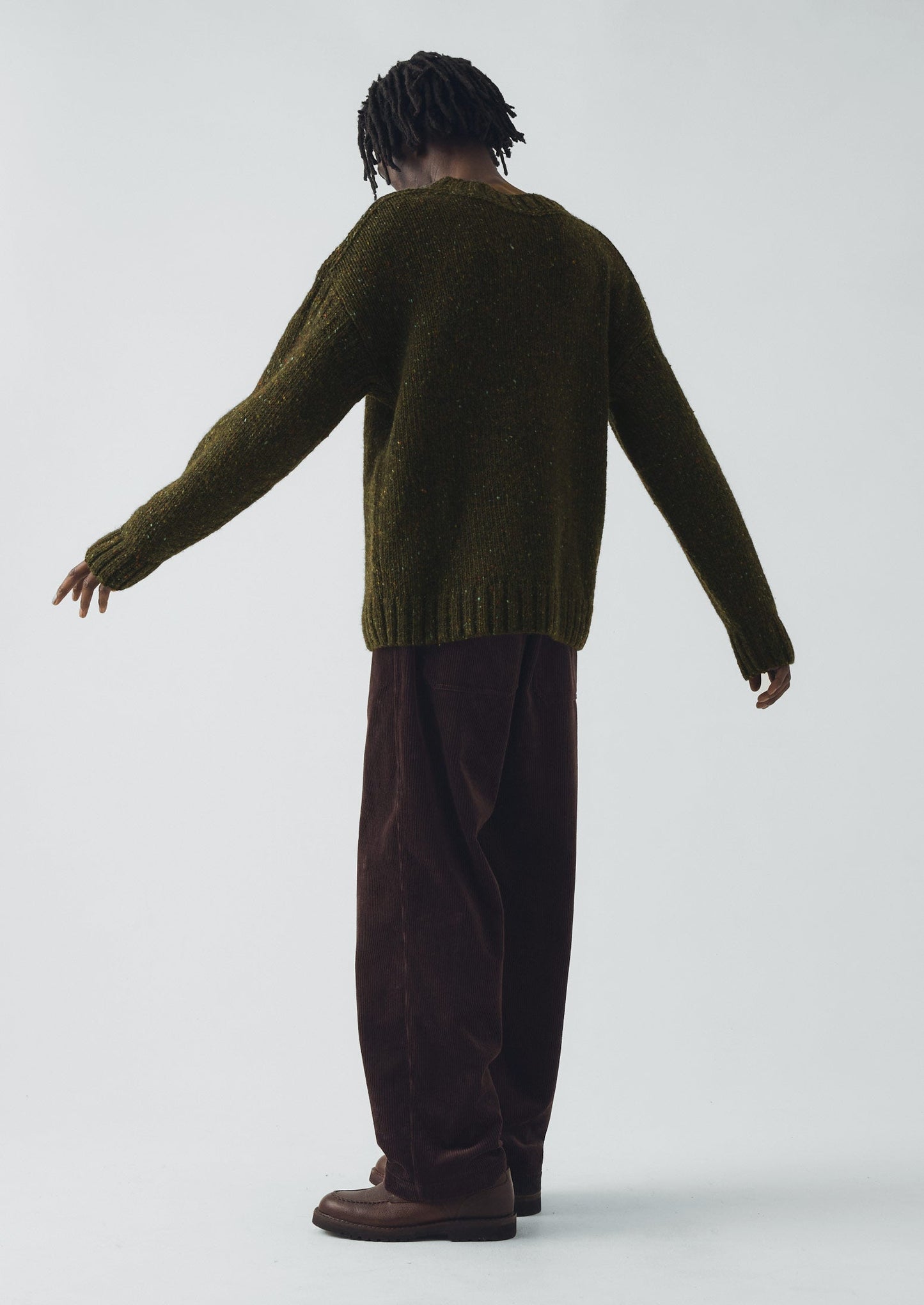 Maglione in lana Donegal di Finn | Cachi