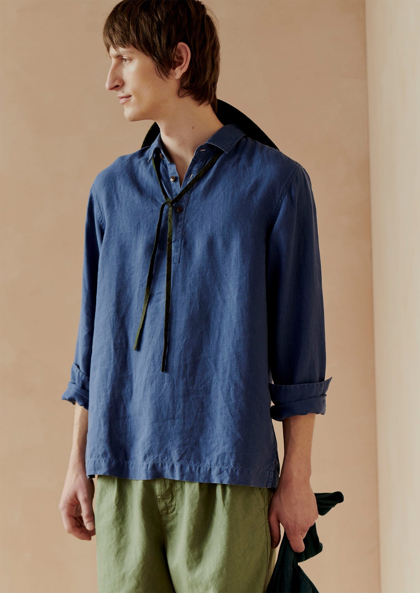 Camicia in lino con mezza abbottonatura | Cobalto
