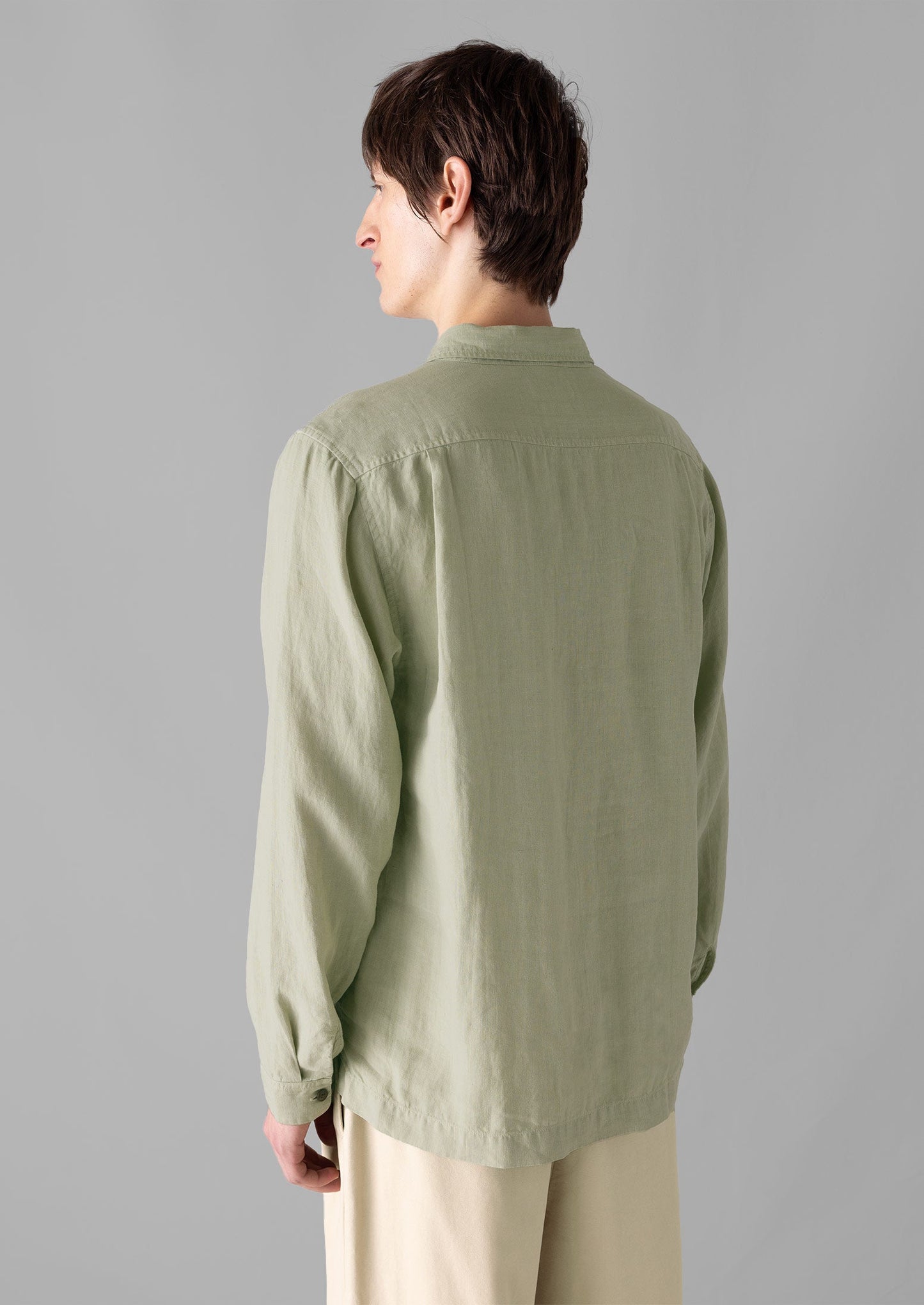 Camicia in lino con mezza abbottonatura | Pebble