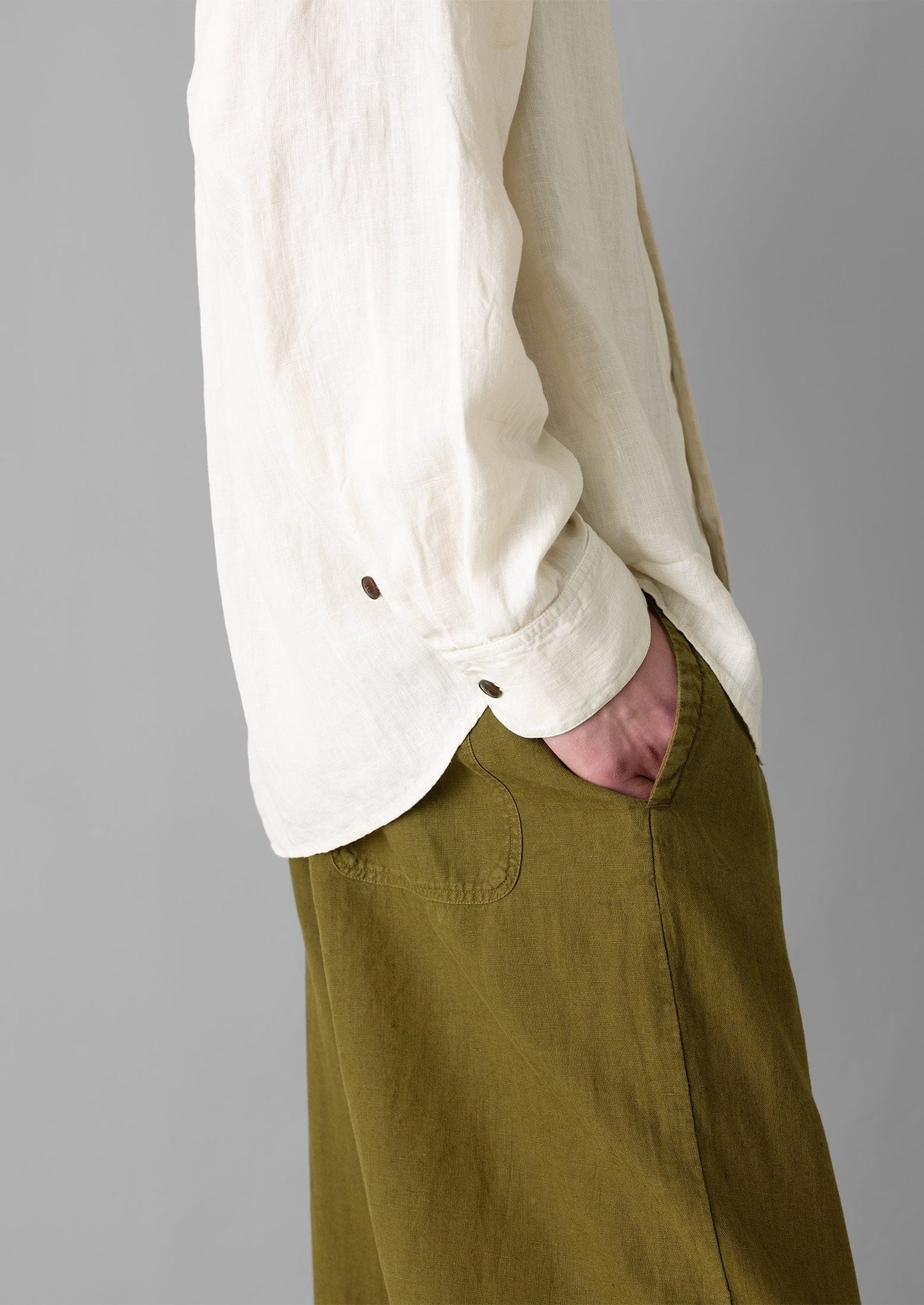 Camicia in lino con bottoni ad anello | Pergamena