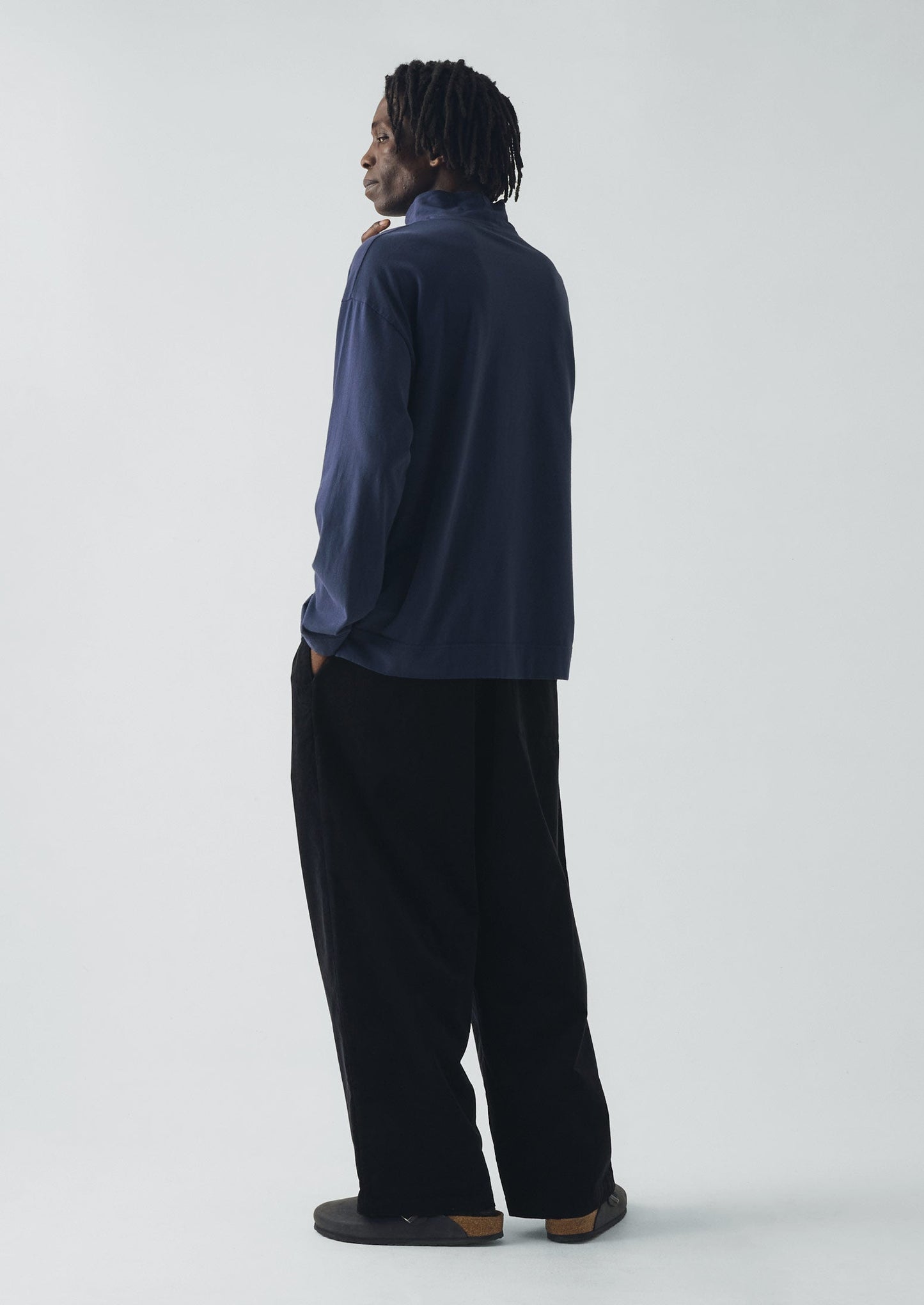 Top da salotto in cotone spazzolato con collo alto | Blu inchiostro