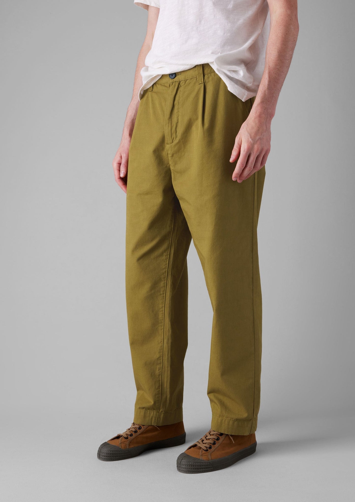 Pantaloni in cotone con pieghe Otto | Verde oliva caldo