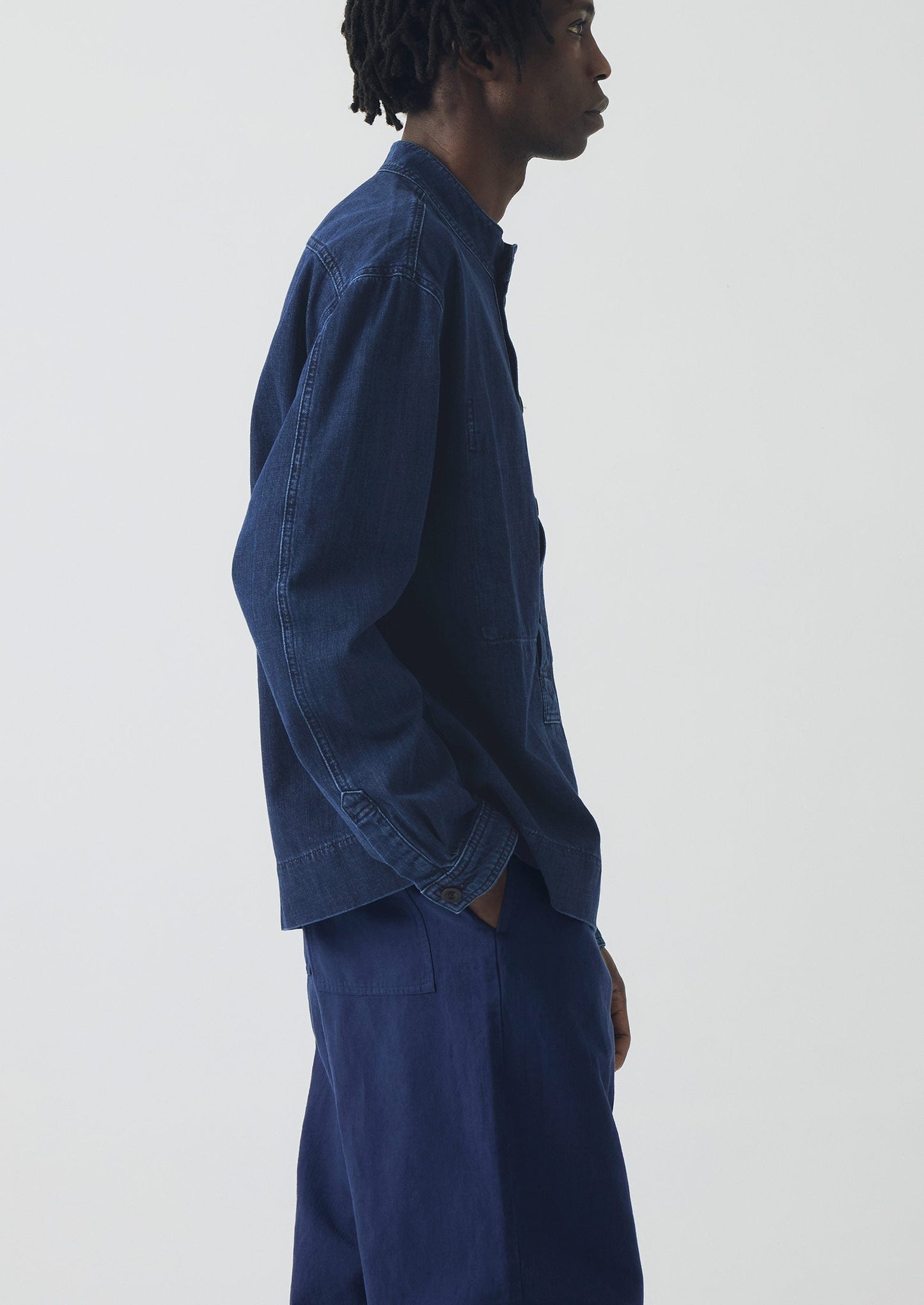 Camicia in denim con colletto alla coreana e mezza abbottonatura | Indaco