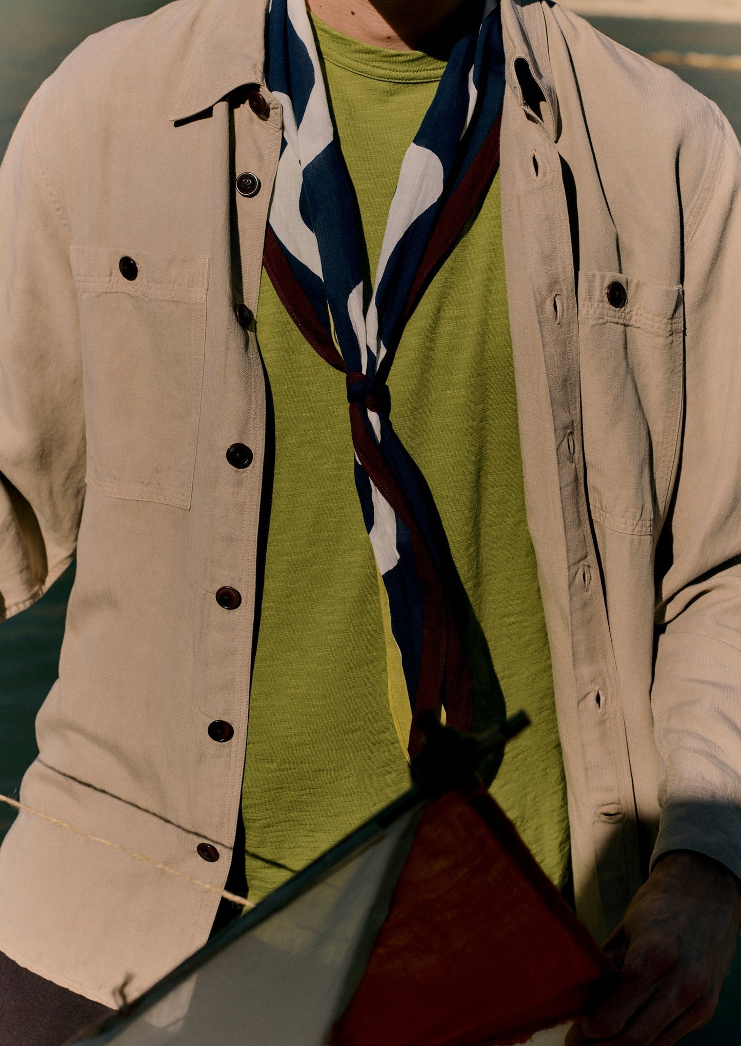 Camicia con tasca applicata tinta in capo | Sale
