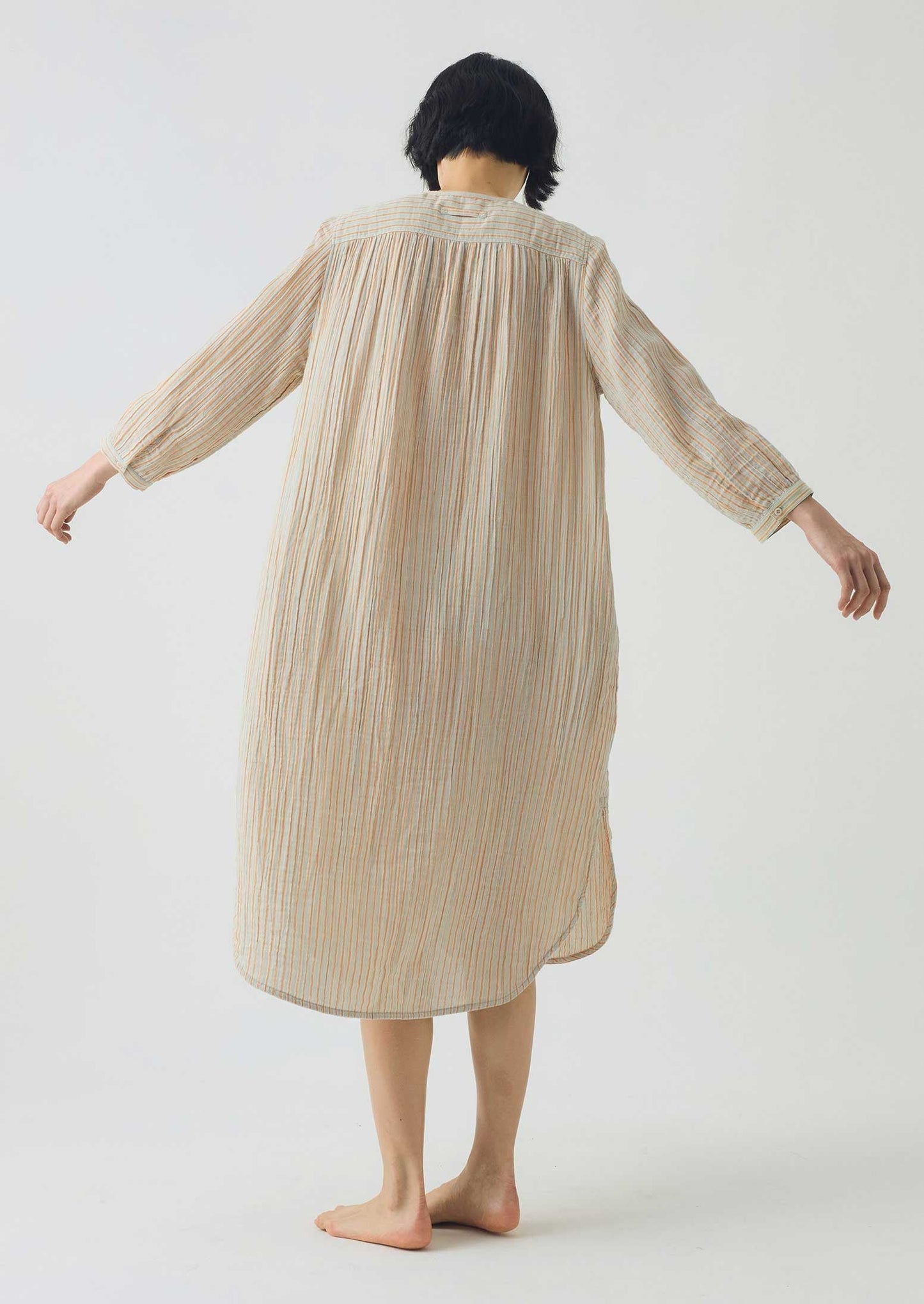 Camicia da notte in cotone stropicciato a righe | Salvia/Albicocca