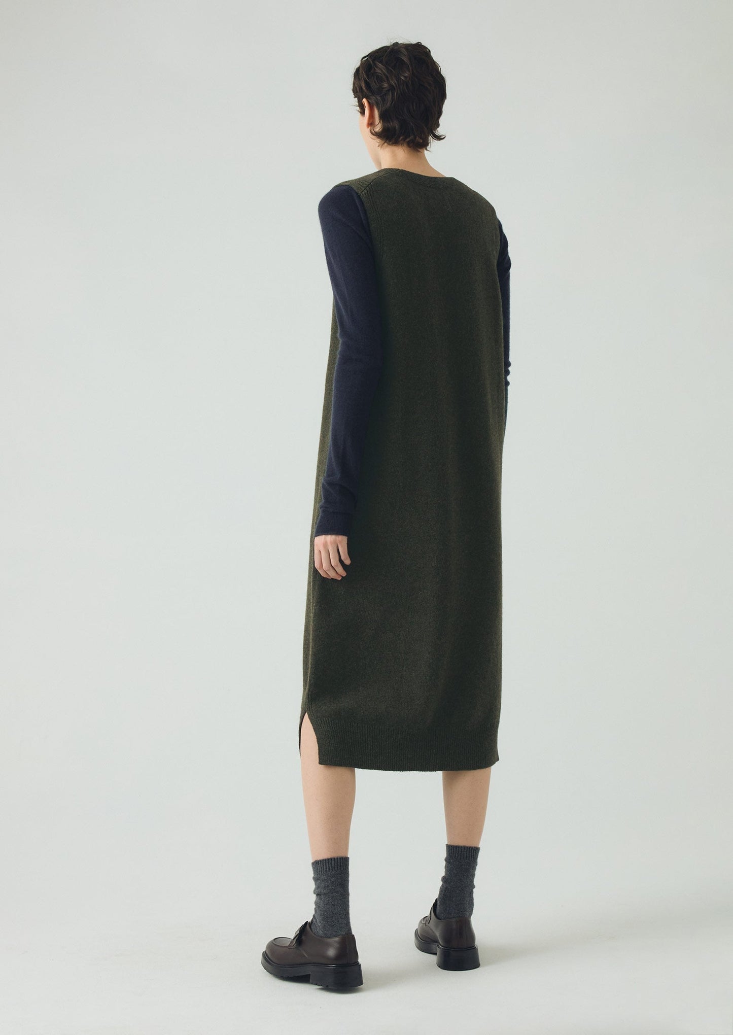 Abito in maglia di lana con scollo a V | Verde oliva intenso