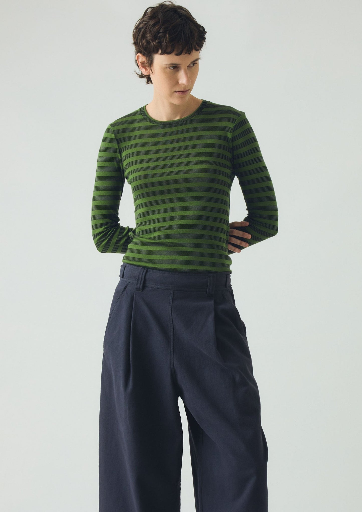 Maglietta a righe in lana e lyocell Agnes | Verde peridoto/nero