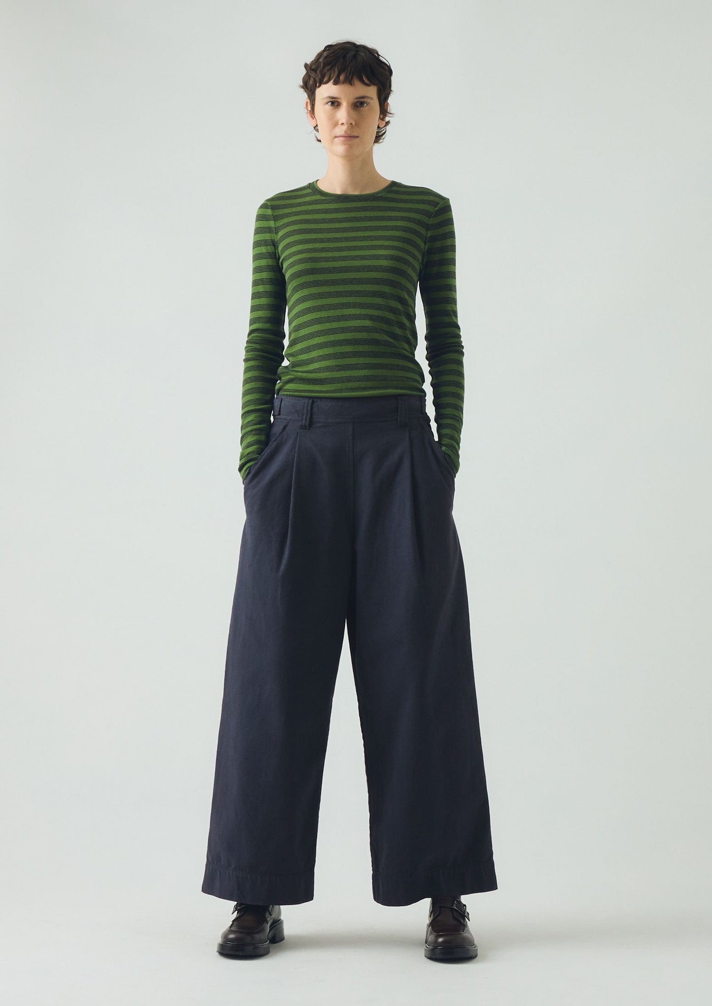 Maglietta a righe in lana e lyocell Agnes | Verde peridoto/nero