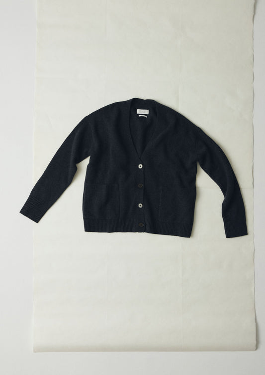 Cardigan squadrato in lana e cashmere Ffion | Carbone