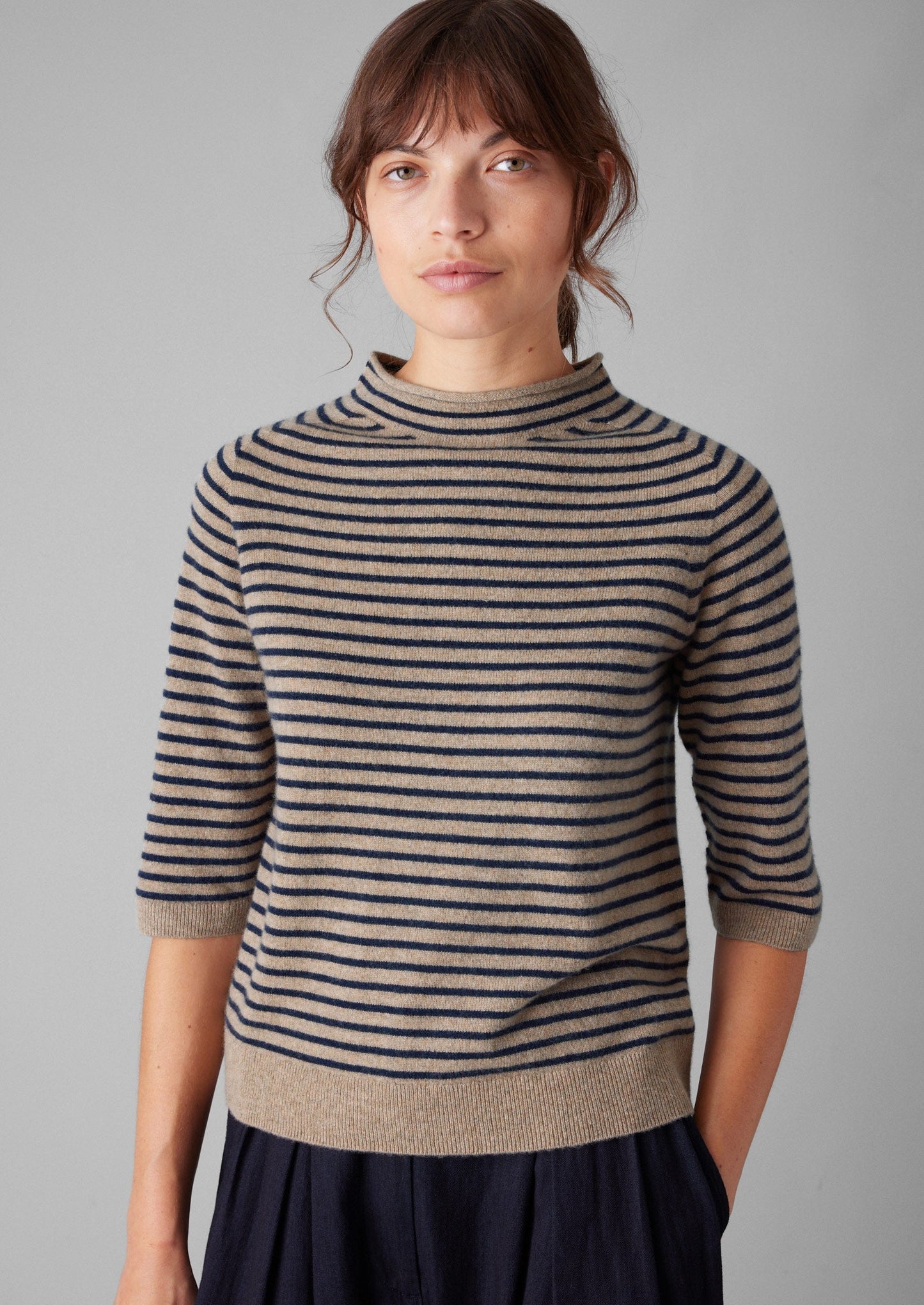 Maglione a righe in lana e cashmere a mezza manica | Biscotto/Antracite