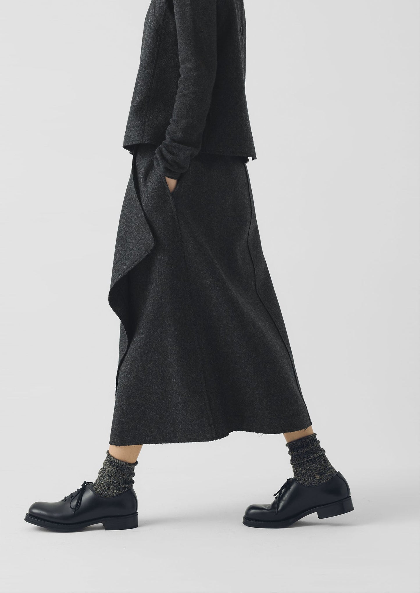Gonna avvolgente in twill di lana cotta | Carbone