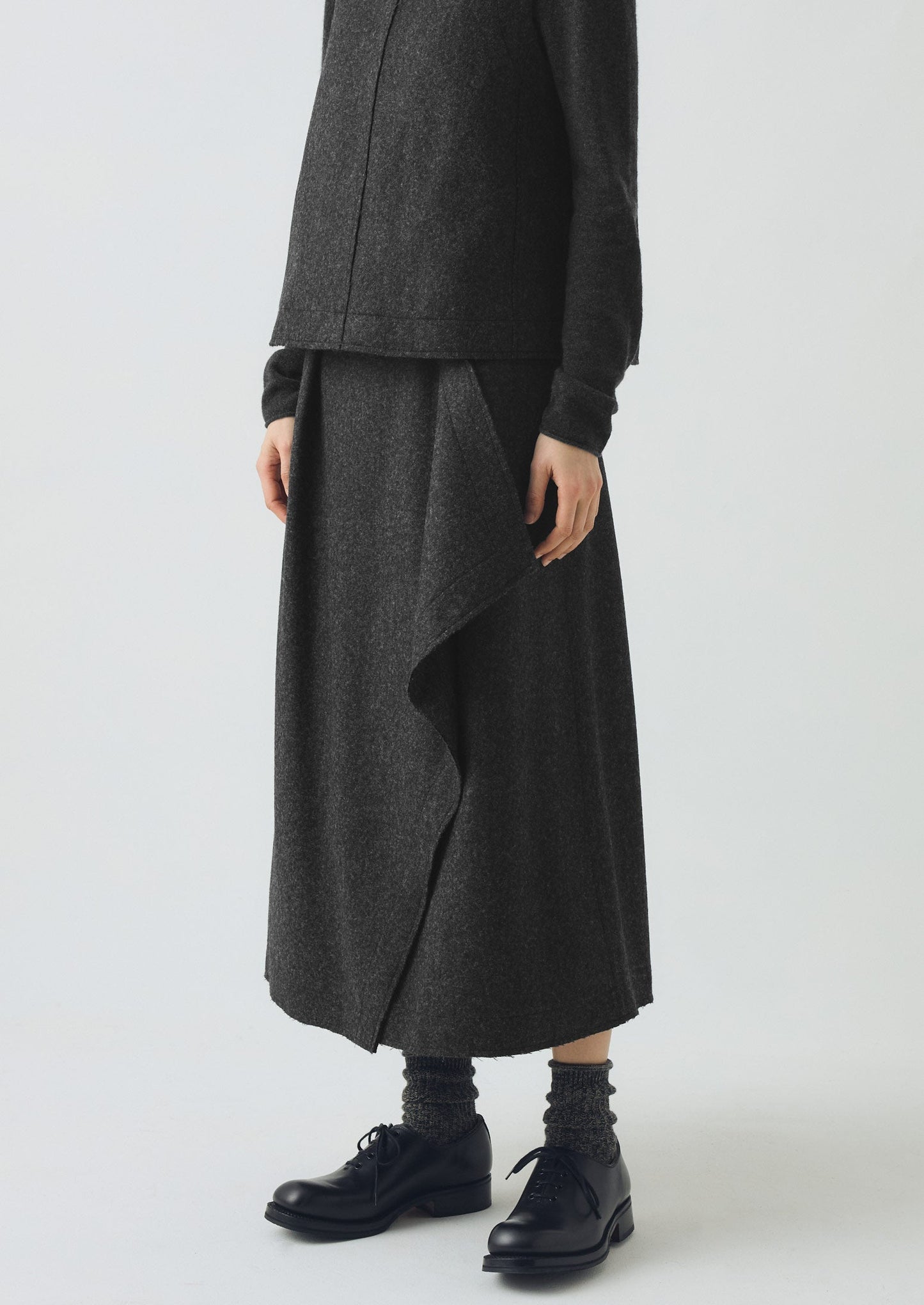 Gonna avvolgente in twill di lana cotta | Carbone