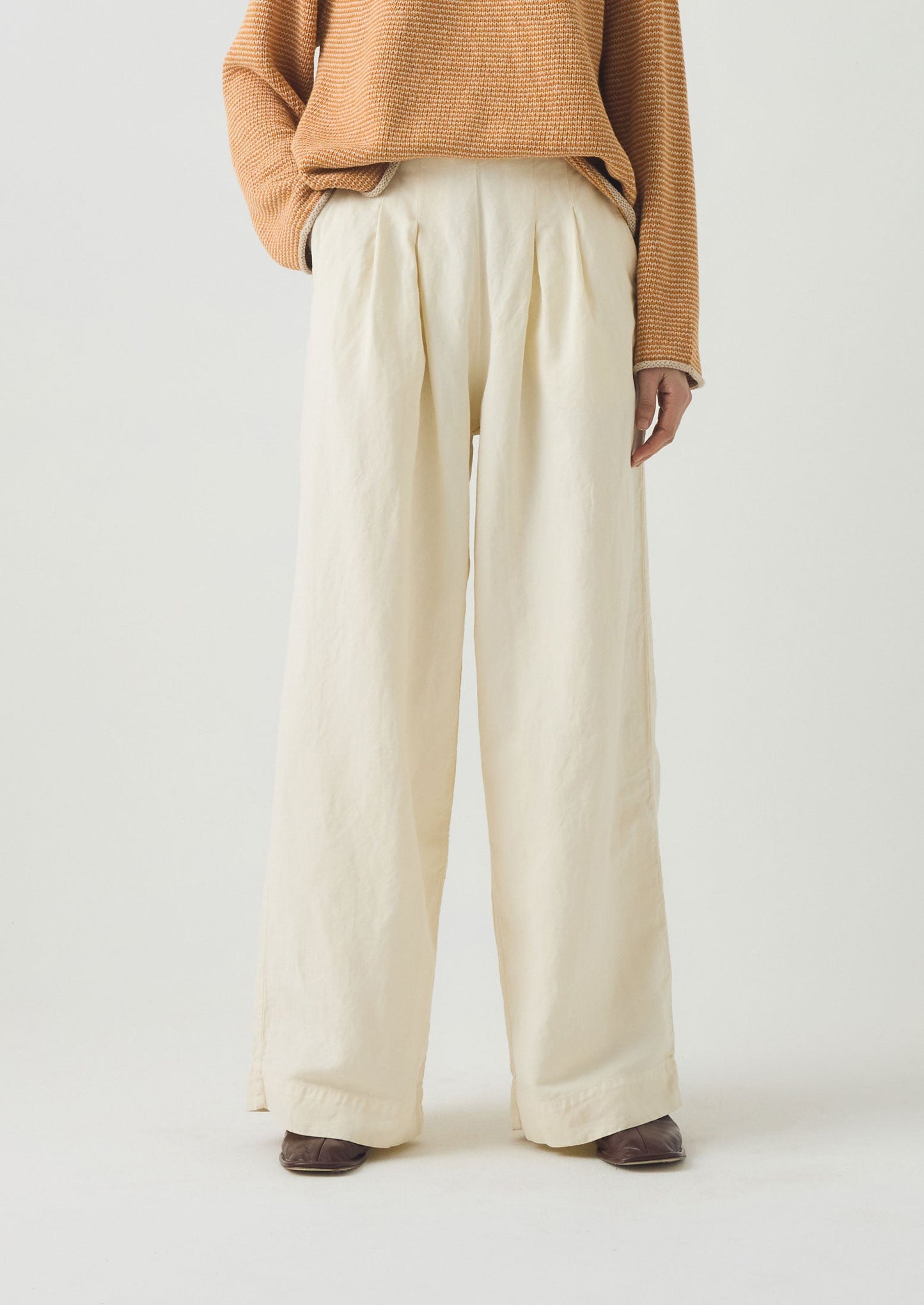 Pantaloni a gamba larga in cotone e lino Corinne | Pergamena