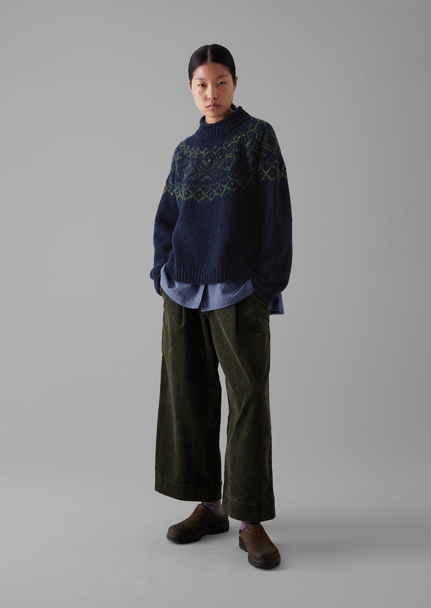 Pantaloni con pieghe anteriori in velluto a coste organico | Alghe