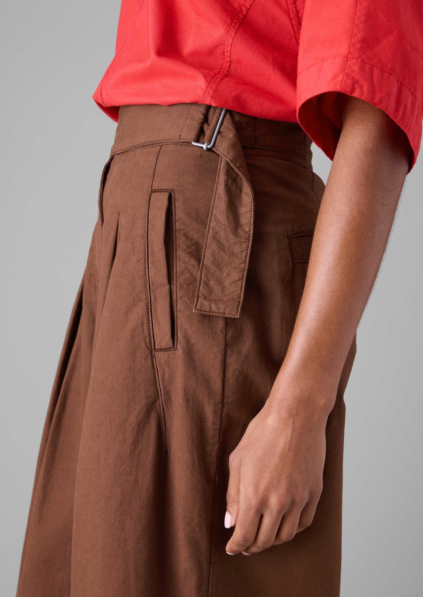 Pantaloni a gamba larga in popeline di cotone e lino con cintura | Marrone ocra