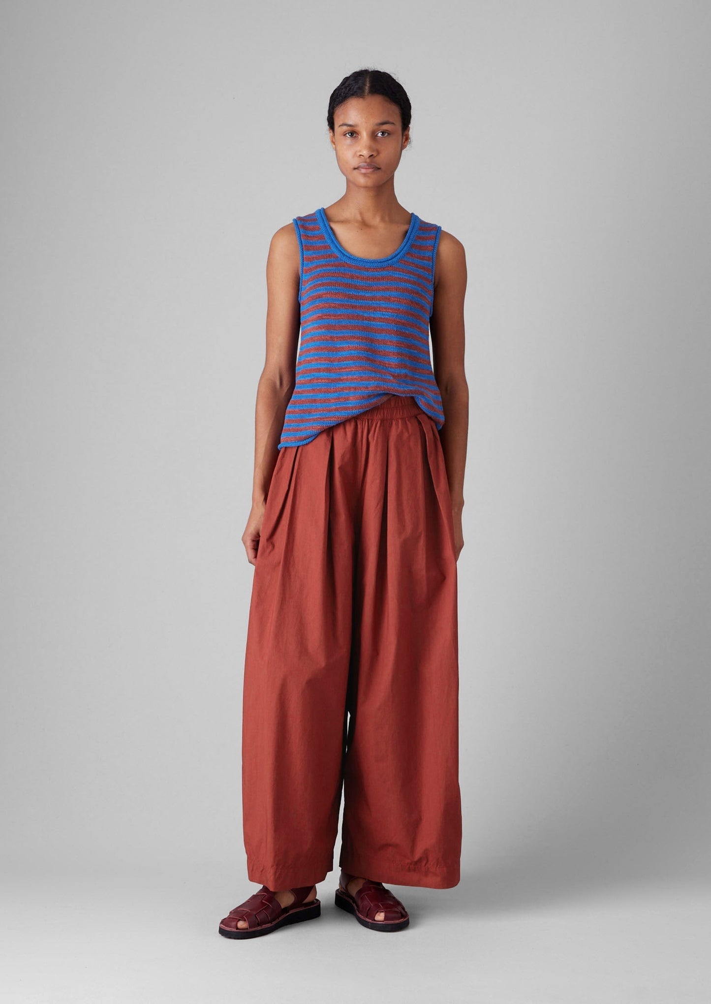 Pantaloni in popeline di cotone plissettato | Mattone