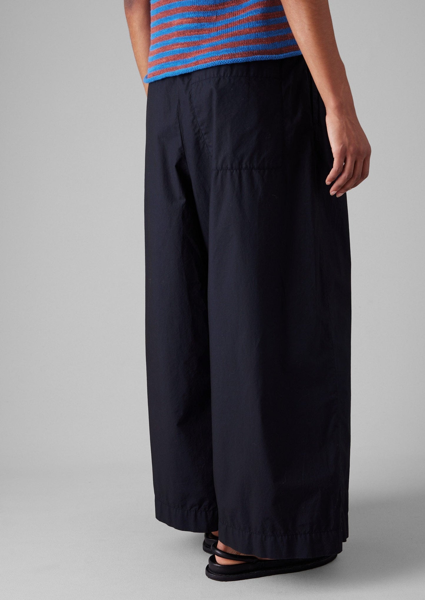 Pantaloni in popeline di cotone plissettato | Inchiostro