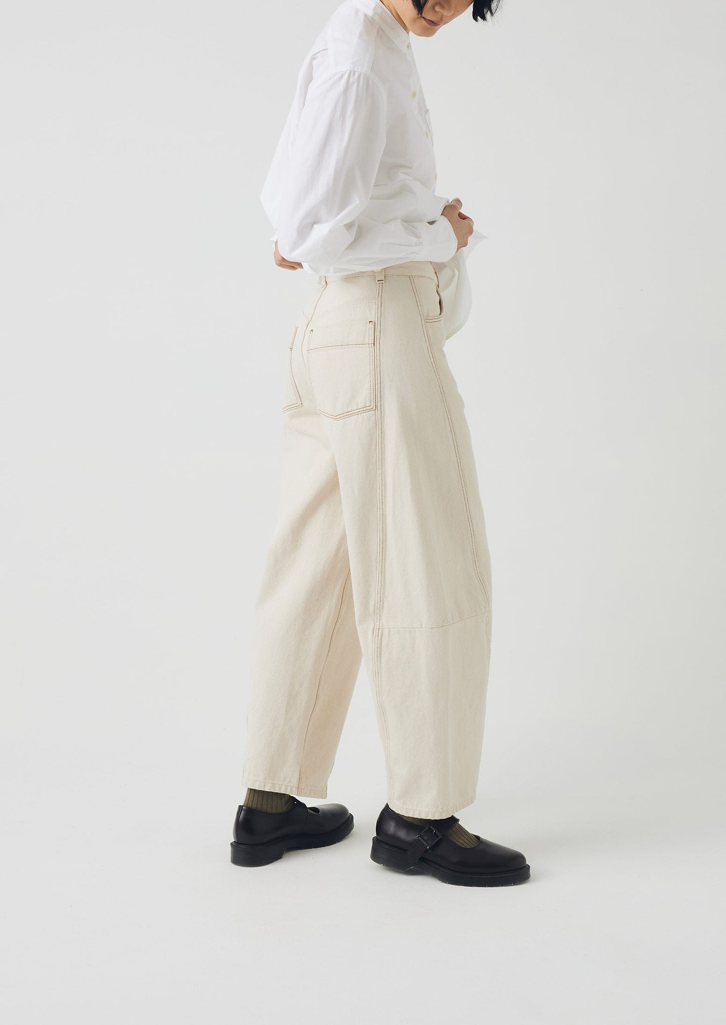 Pantaloni in denim con cuciture scultoree | Ecru