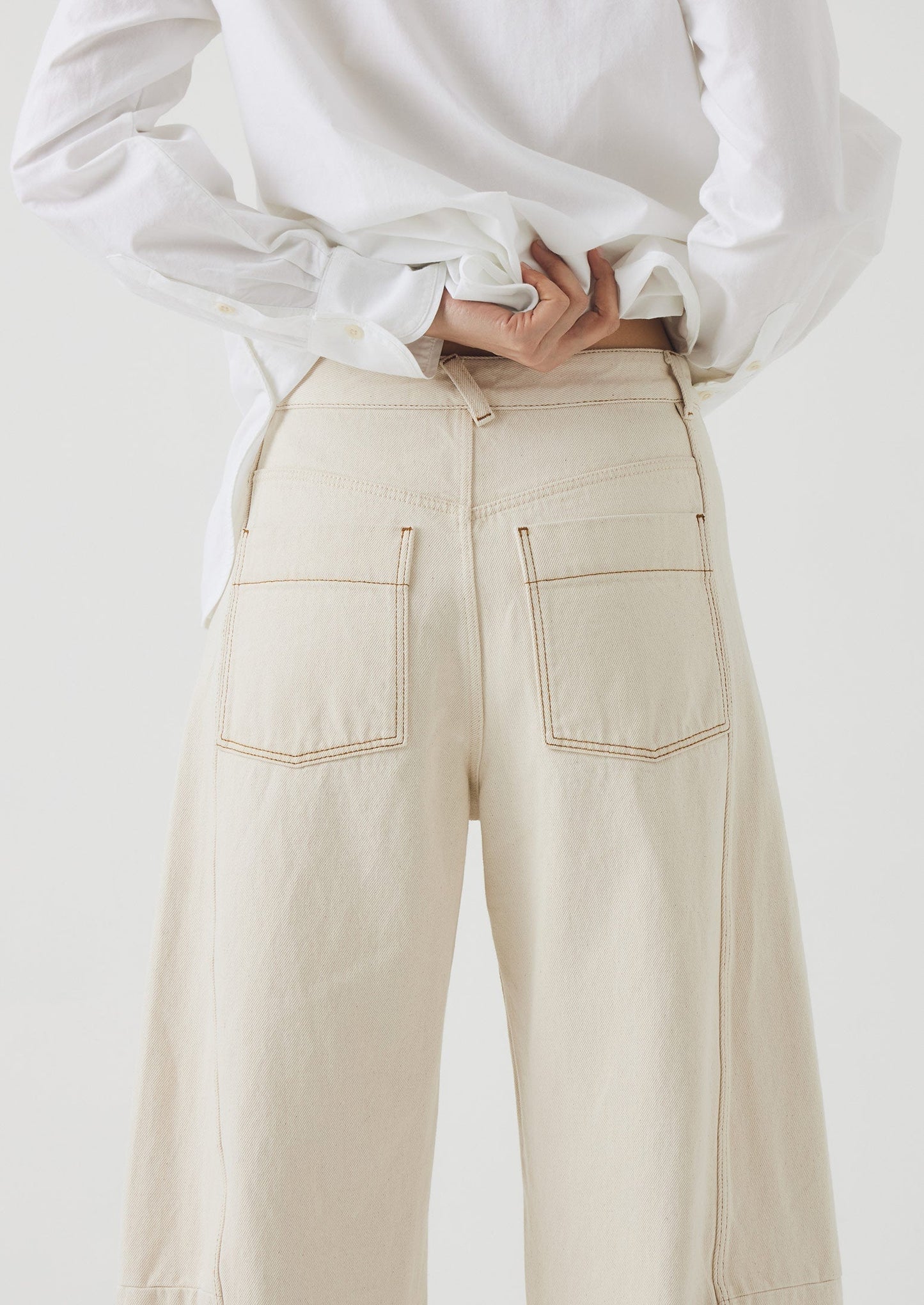 Pantaloni in denim con cuciture scultoree | Ecru