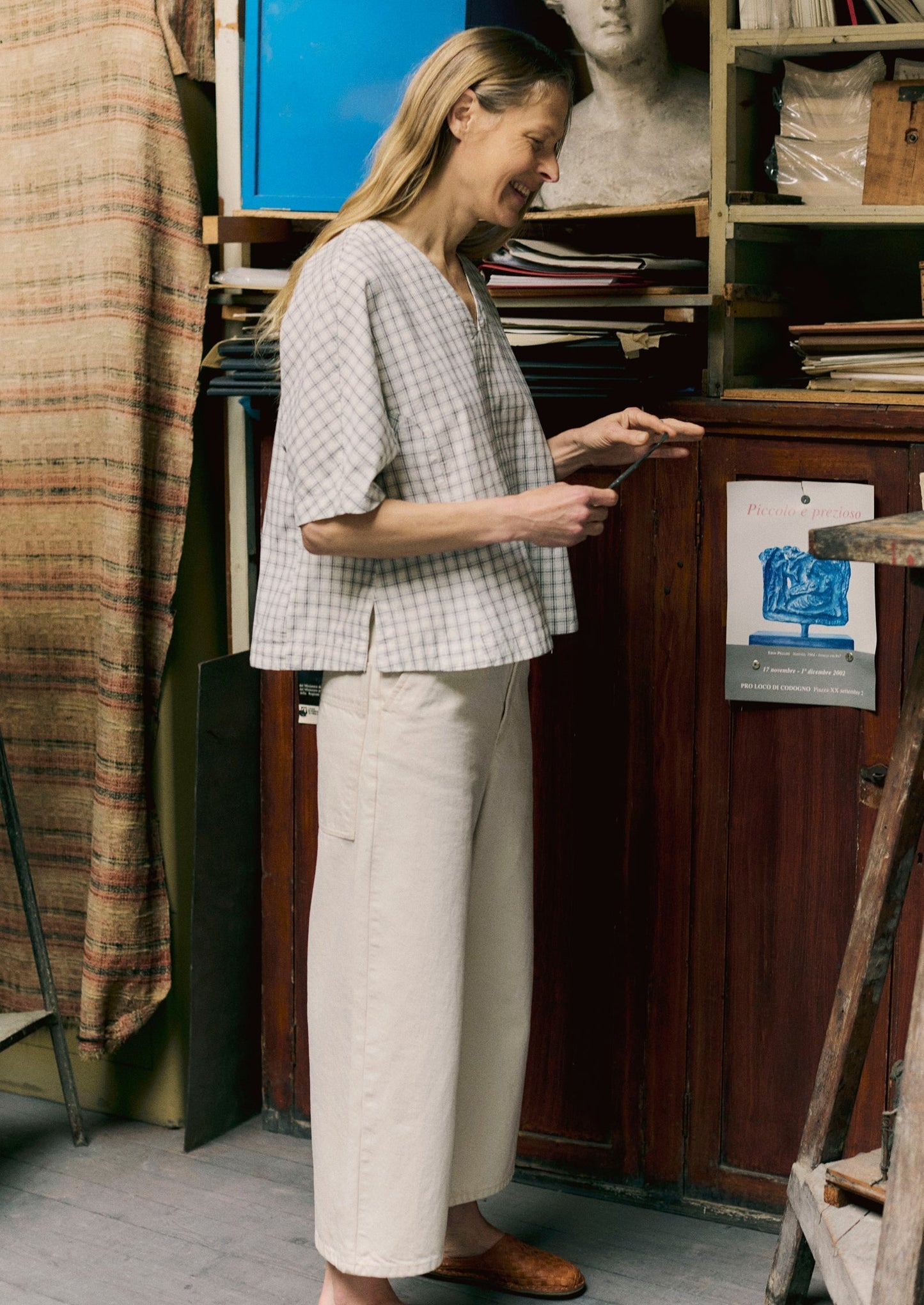 Top con scollo a V e motivo a quadri in cotone | Ecru/Ardesia