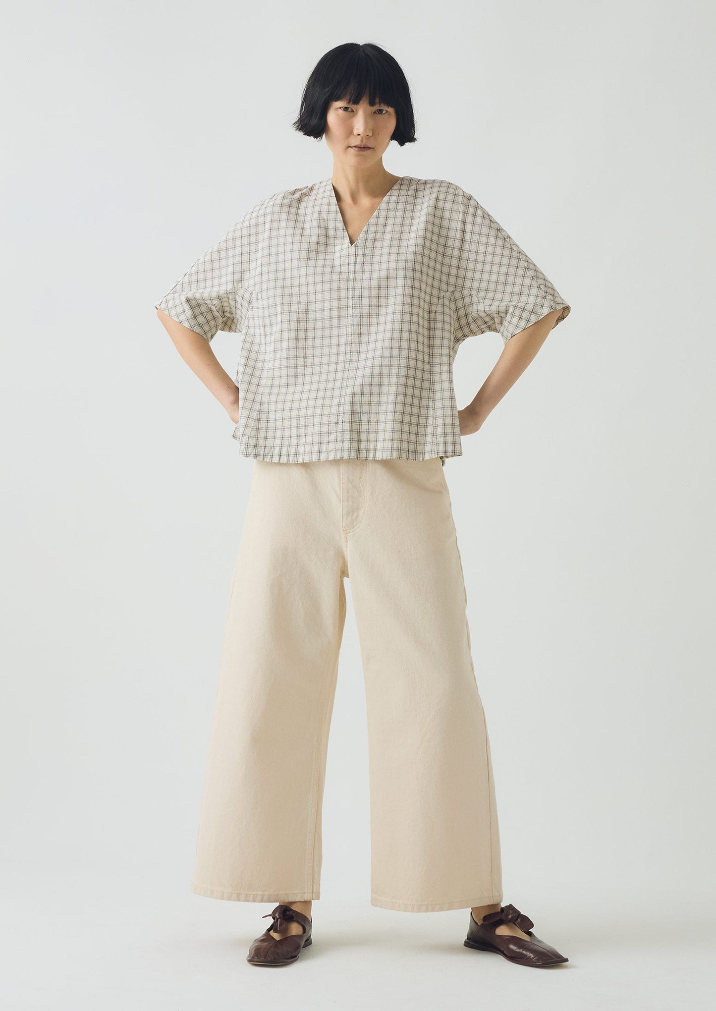 Top con scollo a V e motivo a quadri in cotone | Ecru/Ardesia