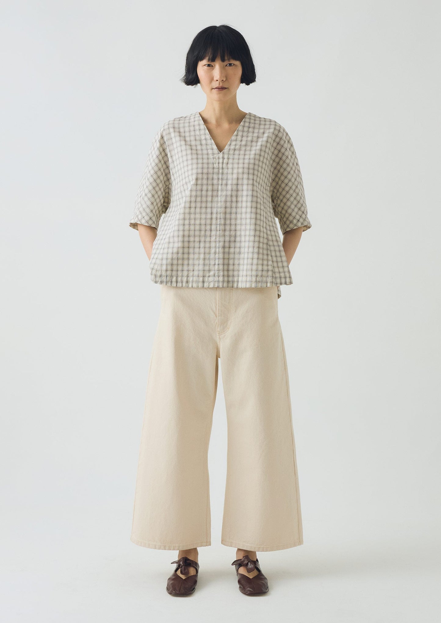 Top con scollo a V e motivo a quadri in cotone | Ecru/Ardesia