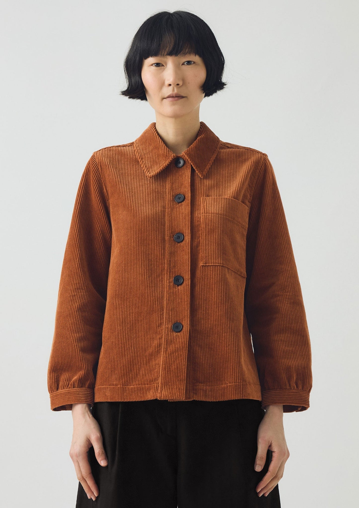 Camicia in velluto a coste biologico con tasca applicata Baya | Terra di Siena bruciata