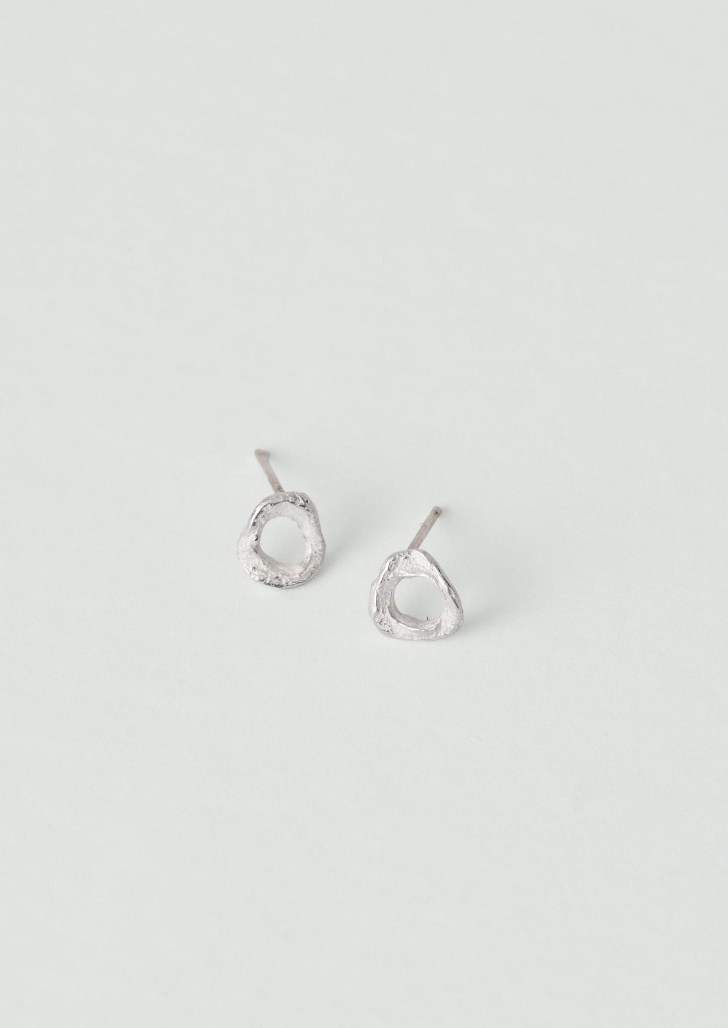 Orecchini a bottone in argento Emily Nixon Tolvan | Argento