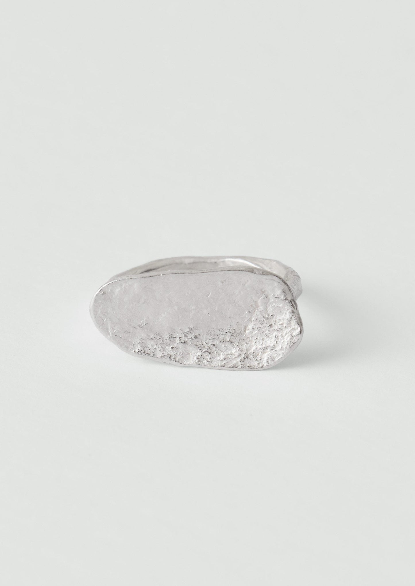 Anello in argento Quoit di Emily Nixon | Argento